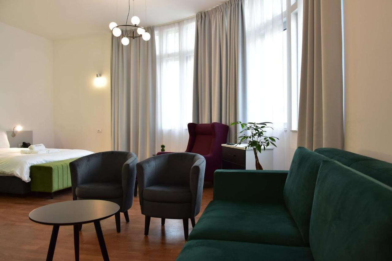 Osten Art Hotel スコピエ エクステリア 写真