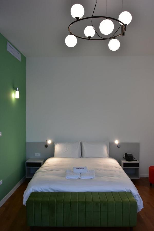 Osten Art Hotel スコピエ エクステリア 写真