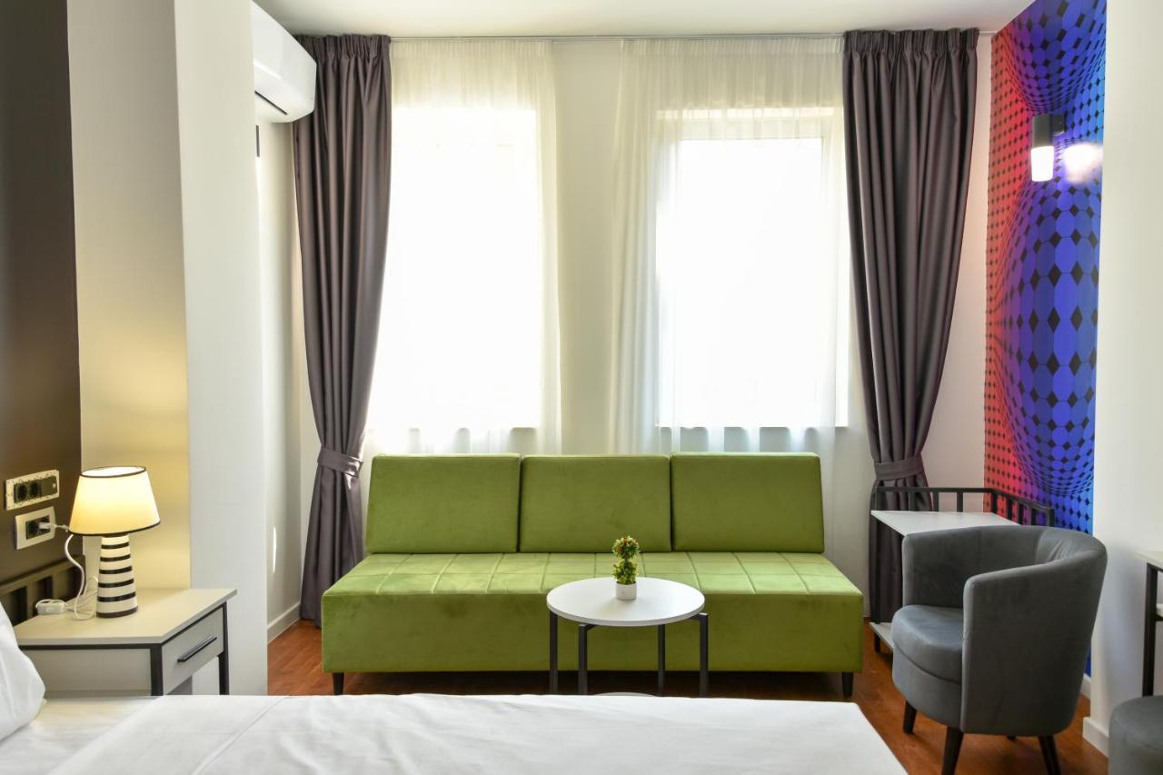 Osten Art Hotel スコピエ エクステリア 写真