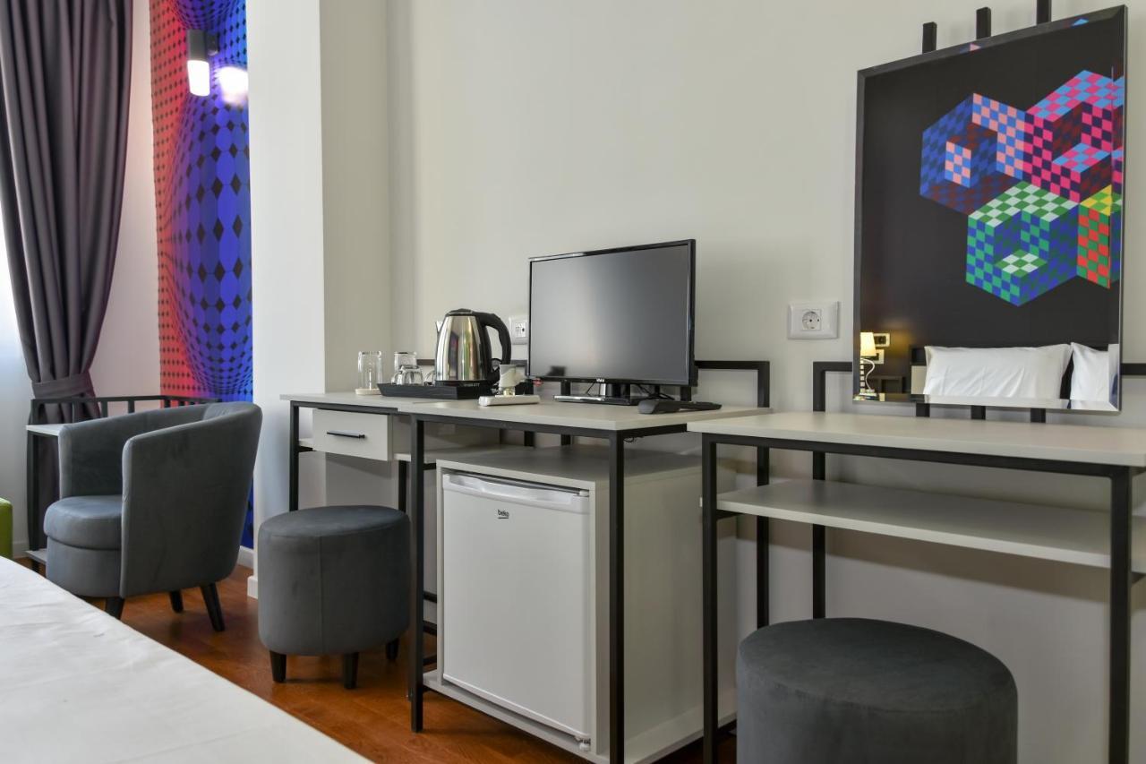 Osten Art Hotel スコピエ エクステリア 写真