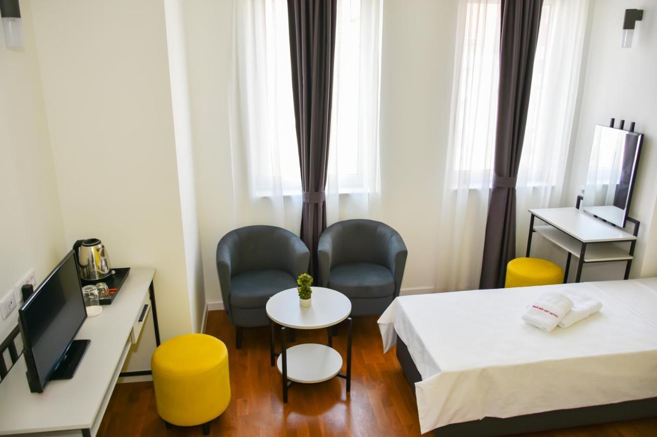 Osten Art Hotel スコピエ エクステリア 写真