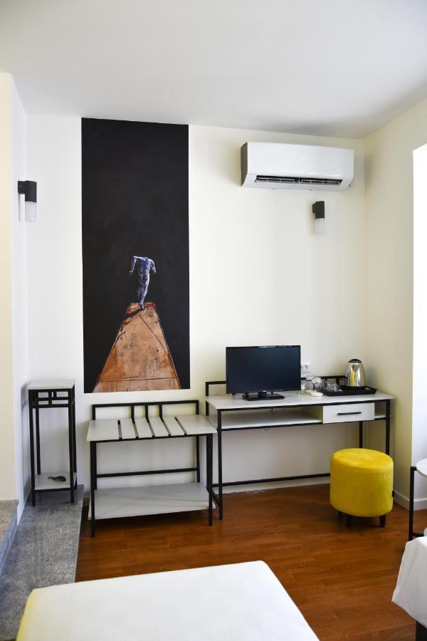 Osten Art Hotel スコピエ エクステリア 写真
