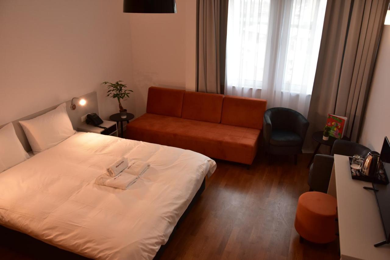 Osten Art Hotel スコピエ エクステリア 写真