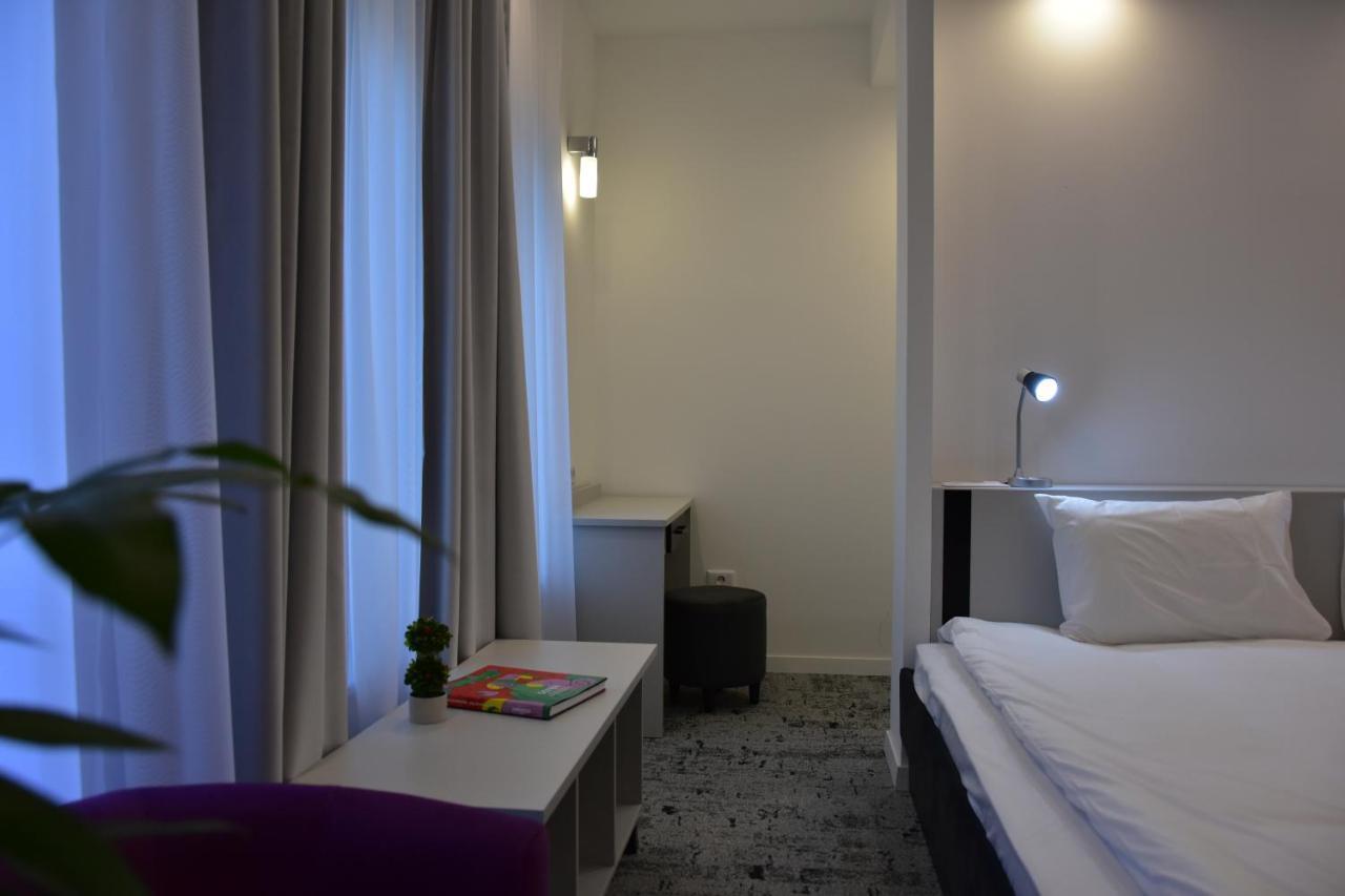 Osten Art Hotel スコピエ エクステリア 写真