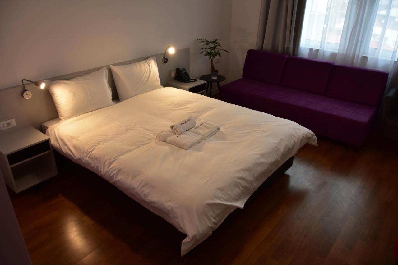 Osten Art Hotel スコピエ エクステリア 写真