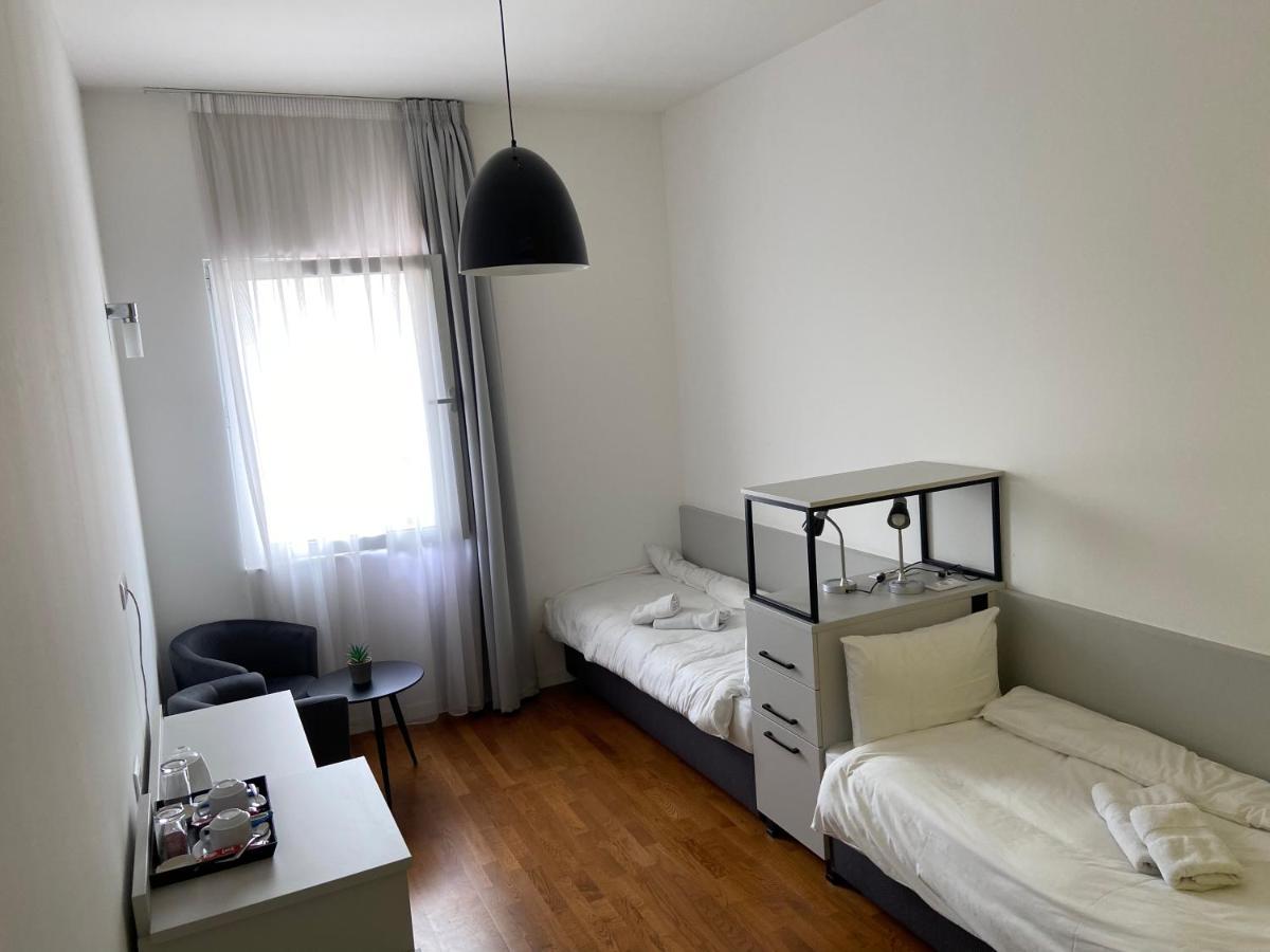 Osten Art Hotel スコピエ エクステリア 写真