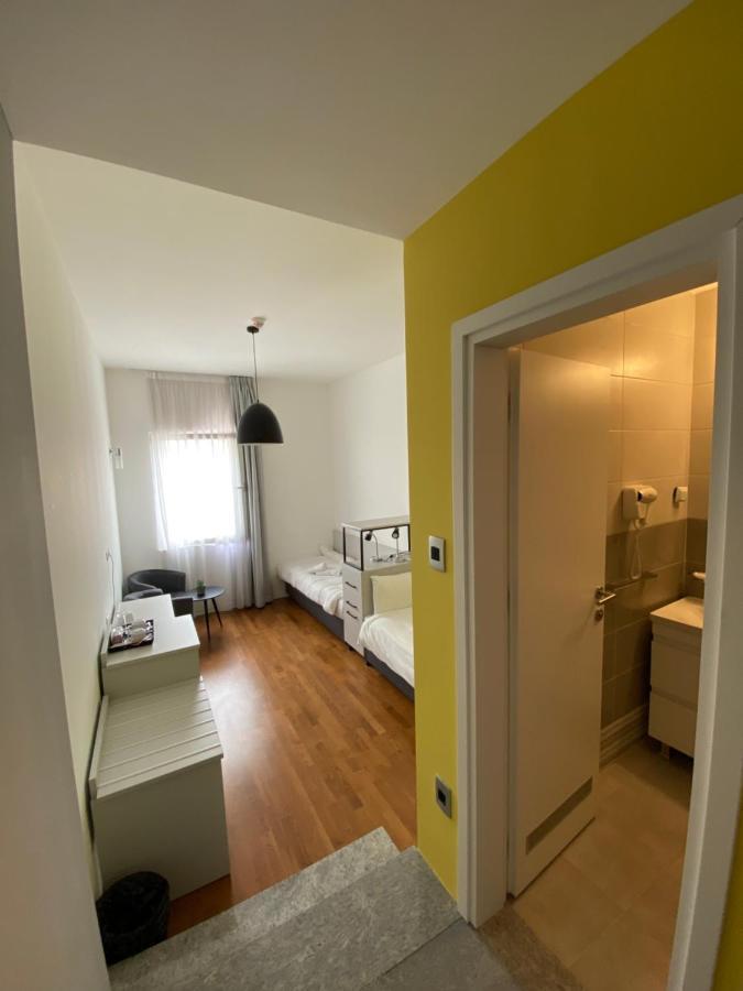 Osten Art Hotel スコピエ エクステリア 写真